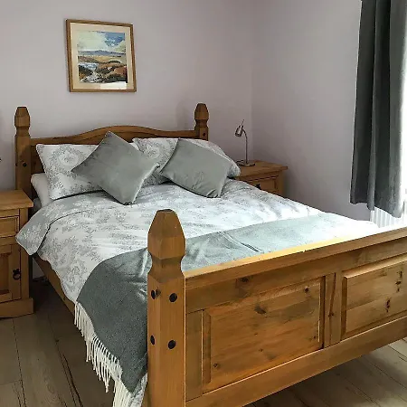 1 Broom Hill * Lindale