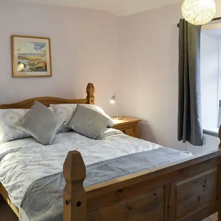 1 Broom Hill